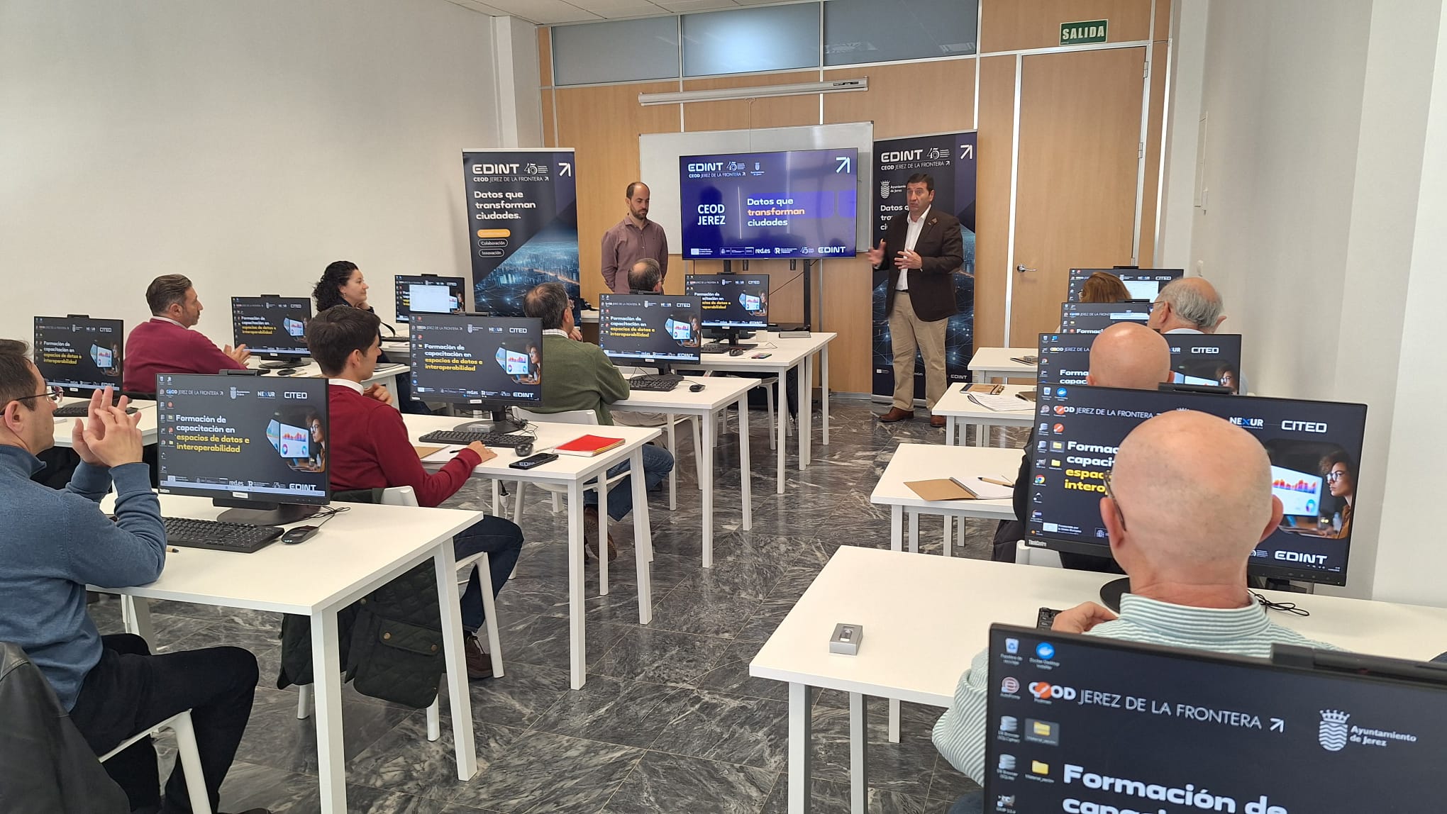 Primera sesión en el Programa de Capacitación Técnica sobre Espacios de Datos e Interoperabilidad con Mario Rivas, CTO de ITELLIGENT